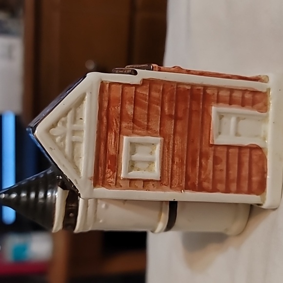 Otagiri Victorian Houses Salt and Pepper Shakers Set Handpainted Vintage Japan - Picture 4 of 14